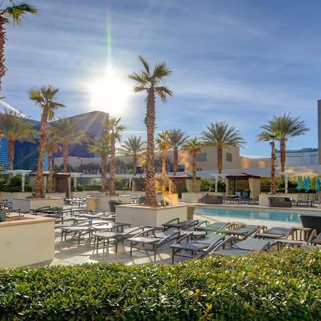 Mgm Signature-33-711 F1 Track & Strip View Balcony Las Vegas Exterior photo