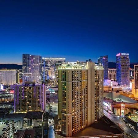 Mgm Signature-33-711 F1 Track & Strip View Balcony Las Vegas Exterior photo