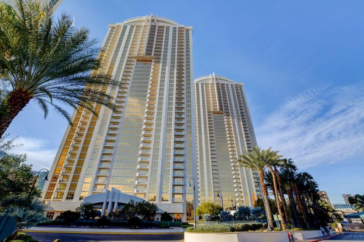 Mgm Signature-33-711 F1 Track & Strip View Balcony Las Vegas Exterior photo