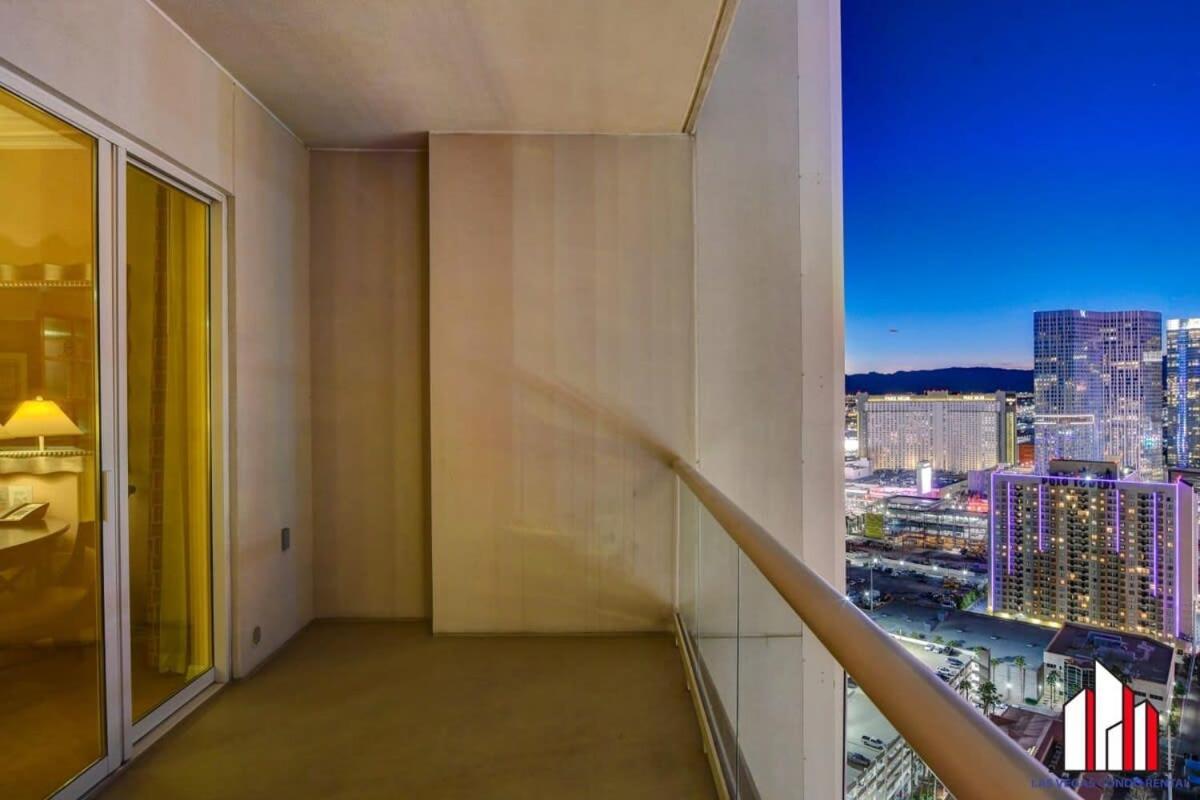 Mgm Signature-33-711 F1 Track & Strip View Balcony Las Vegas Exterior photo